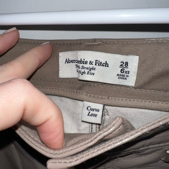 Abercrombie & Fitch The 90's Straight Ultra High Rise Faux Leather Pants Tan 28 - Picture 8 of 14